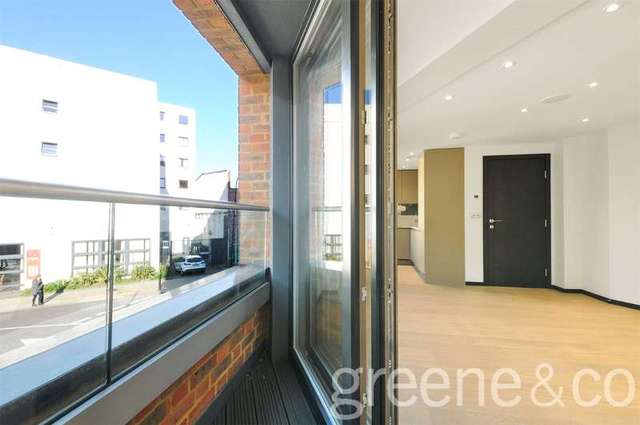  Image of 2 bedroom Flat to rent in Holmes Road London NW5 at Kentish Town London Gospel Oak, NW5 3AN