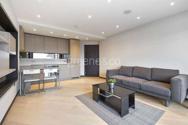  Image of 2 bedroom Flat to rent in Holmes Road London NW5 at Kentish Town London Gospel Oak, NW5 3AN