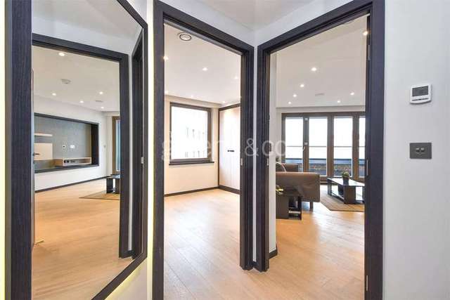  Image of 2 bedroom Flat to rent in Holmes Road London NW5 at Kentish Town London Gospel Oak, NW5 3AN
