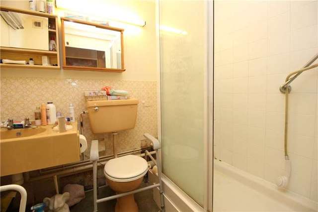  Image of 1 bedroom Apartment for sale in Mount Hermon Road Hook Heath Woking GU22 at Mount Hermon Road Woking Woking, GU22 7XF