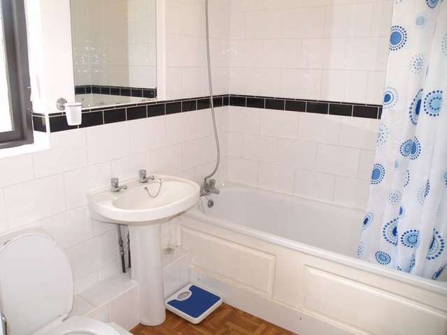  Image of 1 bedroom Maisonette to rent in Horatio Avenue Warfield Bracknell RG42 at Warfield Newell Green, RG42 3TX