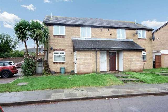  Image of 1 bedroom Flat to rent in Hornbeam Close Northolt UB5 at Hornbeam Close  Northolt, UB5 4DE