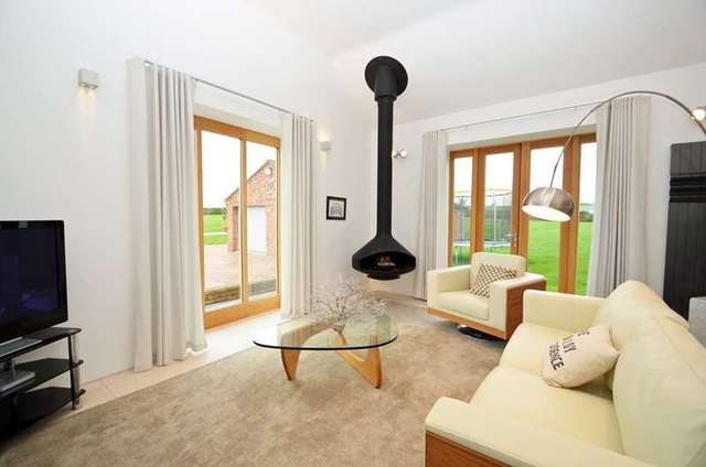  Image of 5 bedroom Barn Conversion for sale in Ibstock Road Nailstone Nuneaton CV13 at Ibstock Road  Nuneaton, CV13 0QA