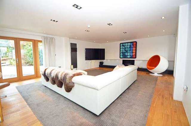  Image of 5 bedroom Barn Conversion for sale in Ibstock Road Nailstone Nuneaton CV13 at Ibstock Road  Nuneaton, CV13 0QA