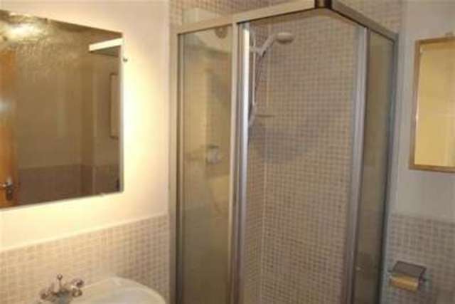  Image of 2 bedroom Flat to rent in Kelvinhaugh Street Glasgow G3 at Glasgow, G3 8PW