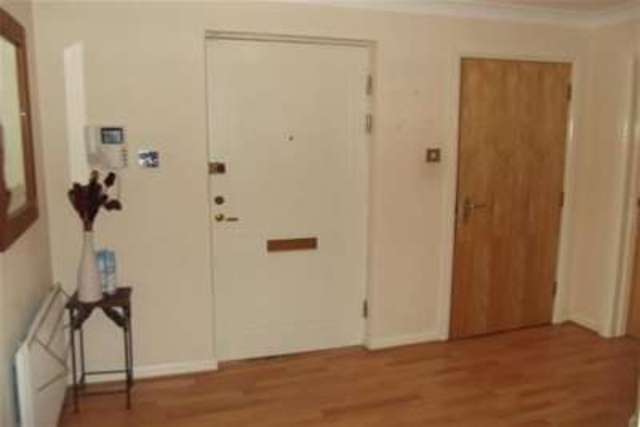  Image of 2 bedroom Flat to rent in Kelvinhaugh Street Glasgow G3 at Glasgow, G3 8PW