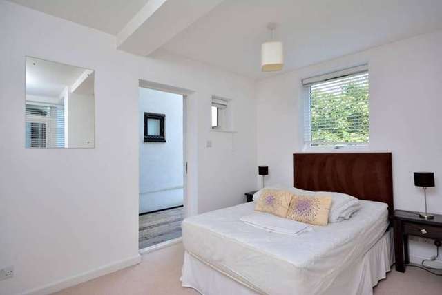  Image of 2 bedroom Flat to rent in Aitman Drive Kew Bridge Road Brentford TW8 at Chiswick TW8 0ES Chiswick, TW8 0ES