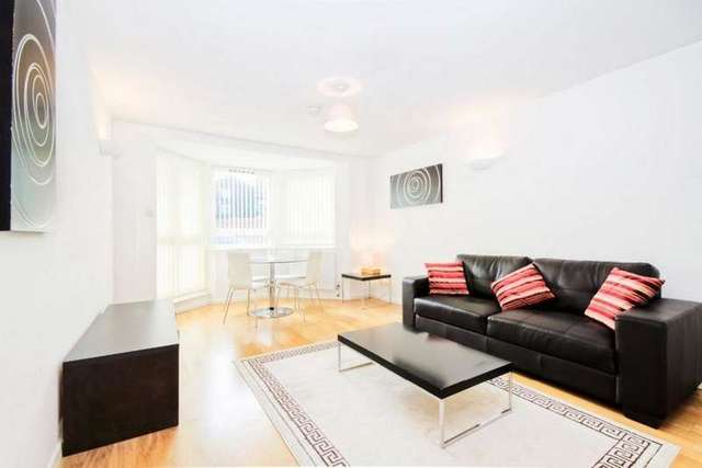  Image of 1 bedroom Flat to rent in Stile Hall Parade London W4 at Chiswick W4 3AG Chiswick, W4 3AG