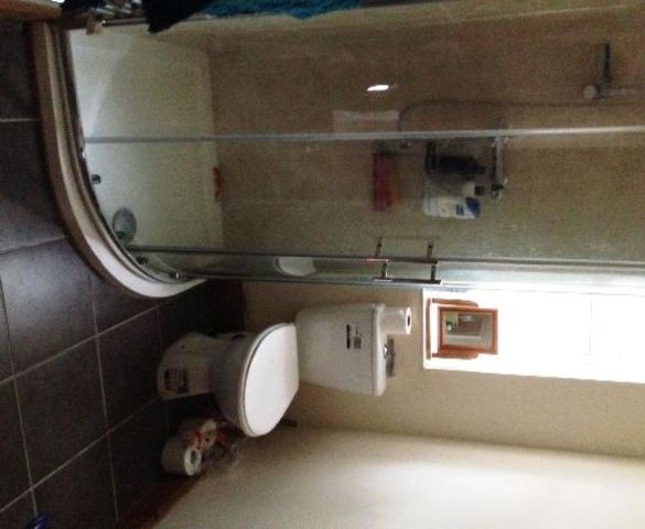  Image of 5 bedroom House Share to rent in Kimbolton Avenue Nottingham NG7 at Lenton Nottinghamshire Lenton, NG7 1PT