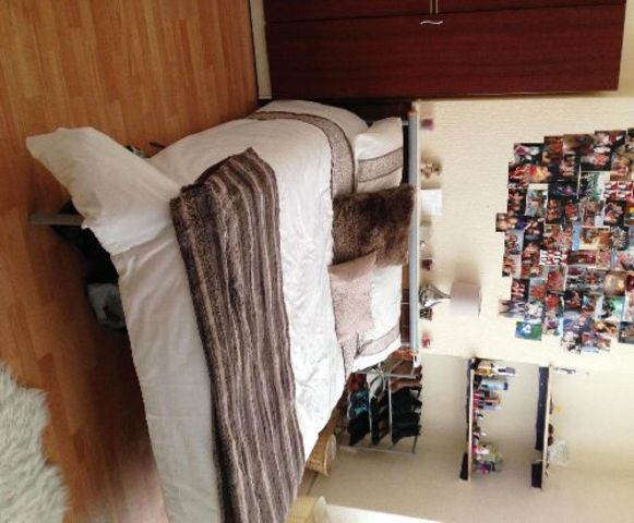  Image of 5 bedroom House Share to rent in Kimbolton Avenue Nottingham NG7 at Lenton Nottinghamshire Lenton, NG7 1PT