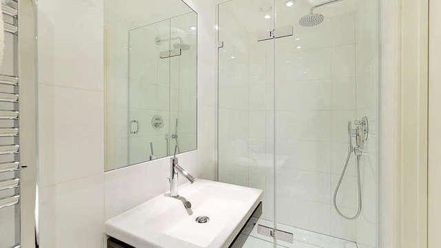  Image of 2 bedroom Flat to rent in Coleridge Gardens London SW10 at Chelsea SW10 0RR Chelsea, SW10 0RR