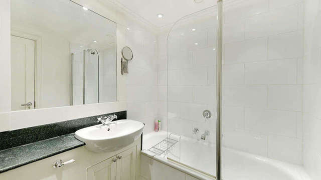  Image of 2 bedroom Flat to rent in Coleridge Gardens London SW10 at Chelsea SW10 0RR Chelsea, SW10 0RR