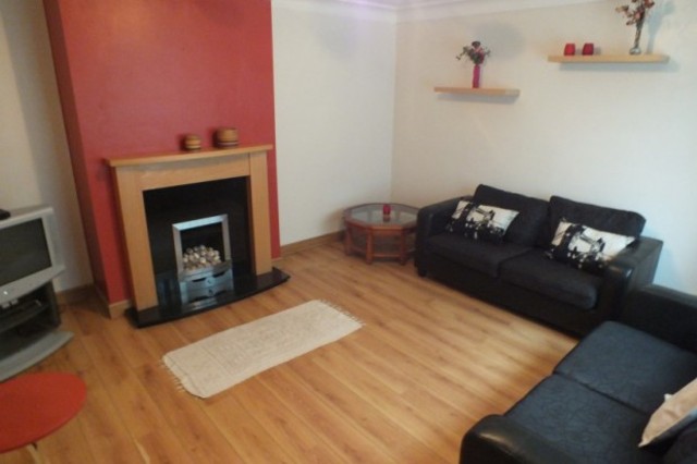  Image of 6 bedroom Terraced house to rent in Kirkstall Lane Headingley Leeds LS5 at Kirkstall Lane  Leeds, LS5 2AB