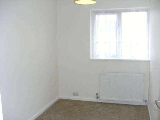  Image of 3 bedroom Semi-Detached house to rent in Knight Road Tonbridge TN10 at Knight Road  Tonbridge, TN10 4AL