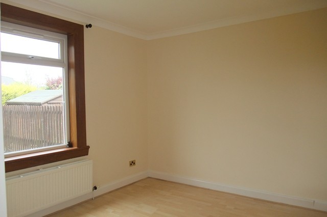  Image of 2 bedroom Flat to rent in Knightsridge Road Dechmont Broxburn EH52 at Dechmont West Lothian West Lothian, EH52 6LT