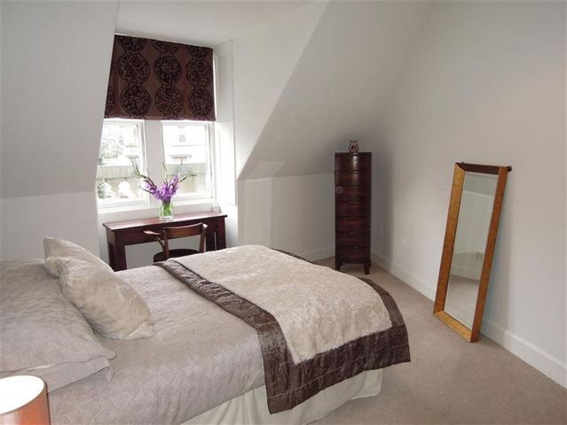  Image of 2 bedroom Flat to rent in Lansdowne Crescent Edinburgh EH12 at West End Edinburgh Edinburgh, EH12 5EQ