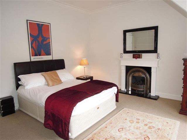  Image of 2 bedroom Flat to rent in Lansdowne Crescent Edinburgh EH12 at West End Edinburgh Edinburgh, EH12 5EQ