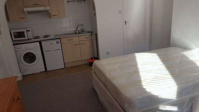  Image of Flat to rent in Lausanne Road London N8 at Lausanne Road  London, N8 0HL