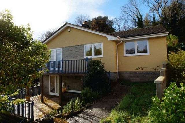  Image of 4 bedroom Detached house to rent in Leewood Road Weston-super-Mare BS23 at Leewood Road  Weston-Super-Mare, BS23 2PA