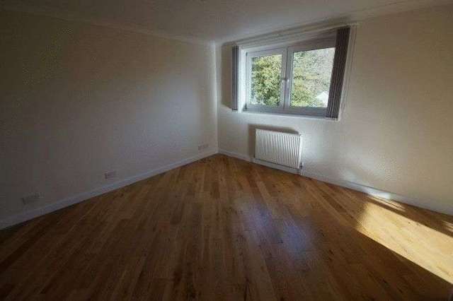  Image of 4 bedroom Detached house to rent in Leewood Road Weston-super-Mare BS23 at Leewood Road  Weston-Super-Mare, BS23 2PA
