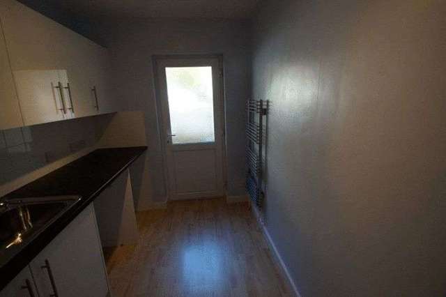  Image of 4 bedroom Detached house to rent in Leewood Road Weston-super-Mare BS23 at Leewood Road  Weston-Super-Mare, BS23 2PA
