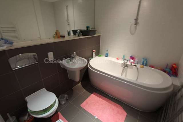 Image of 2 bedroom Apartment to rent in Leftbank Manchester M3 at Leftbank  Manchester, M3 3AG