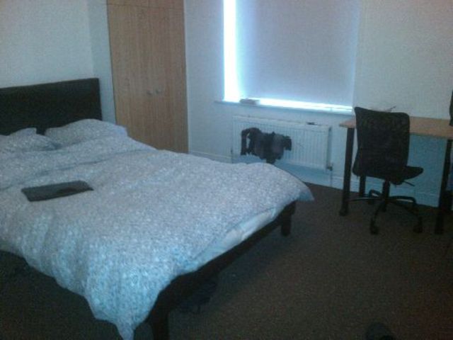  Image of 5 bedroom House Share to rent in Lenton Boulevard Lenton Nottingham NG7 at Lenton Nottinghamshire Lenton, NG7 2BZ