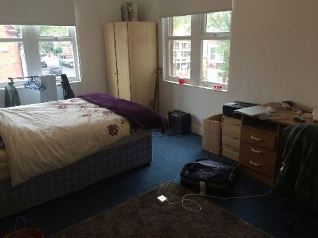  Image of 5 bedroom House Share to rent in Lenton Boulevard Lenton Nottingham NG7 at Lenton Nottinghamshire Lenton, NG7 2FQ