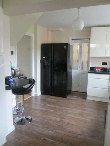  Image of 5 bedroom Semi-Detached house to rent in Lind Close Earley Reading RG6 at Lind Close  Reading, RG6 5QX