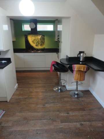  Image of 5 bedroom Semi-Detached house to rent in Lind Close Earley Reading RG6 at Lind Close  Reading, RG6 5QX