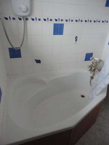  Image of 5 bedroom Semi-Detached house to rent in Lind Close Earley Reading RG6 at Lind Close  Reading, RG6 5QX