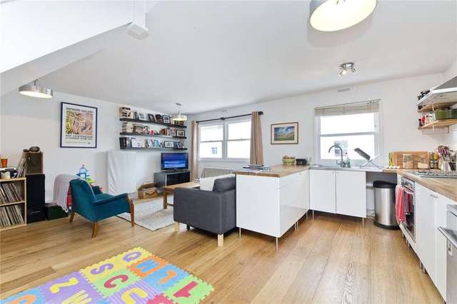  Image of 2 bedroom Flat to rent in Linden Mews London N1 at Mildmay Grove North Canonbury Newington Green, N1 4RJ