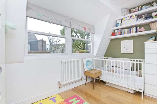  Image of 2 bedroom Flat to rent in Linden Mews London N1 at Mildmay Grove North Canonbury Newington Green, N1 4RJ