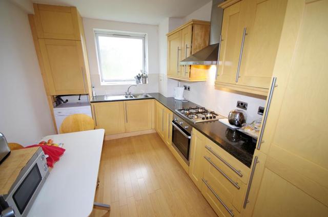 Image of 1 bedroom Flat to rent in Long Lane London N3 at London, N3 2PY