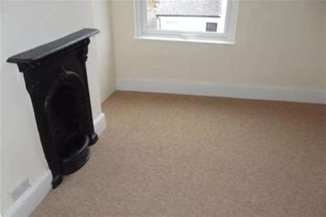  Image of 4 bedroom Property to rent in Loughborough Road West Bridgford Nottingham NG2 at Nottingham, NG2 7JH