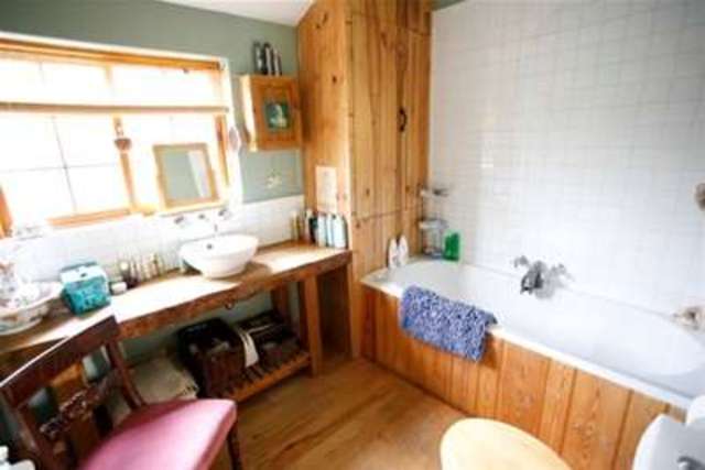  Image of 2 bedroom Detached house to rent in Low Street Collingham Newark NG23 at Newark, NG23 7LS