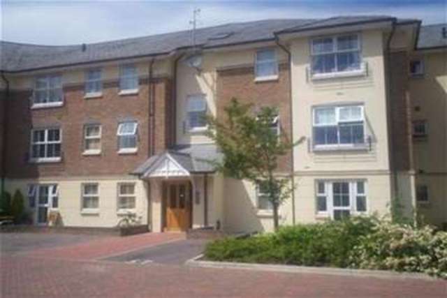  Image of 2 bedroom Flat to rent in Lower Kings Road Kingston upon Thames KT2 at Kingston upon Thames, KT2 5HP