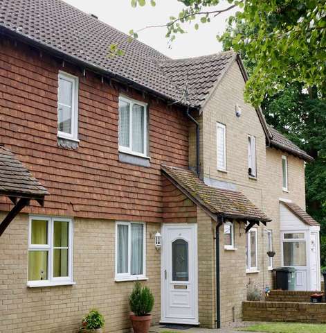  Image of 2 bedroom Detached house to rent in Bicknor Road Maidstone ME15 at Maidstone, ME15 9PQ