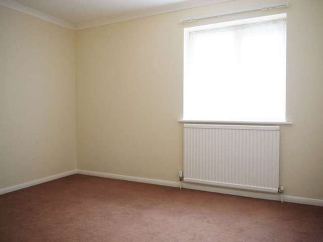  Image of 2 bedroom Detached house to rent in Bicknor Road Maidstone ME15 at Maidstone, ME15 9PQ