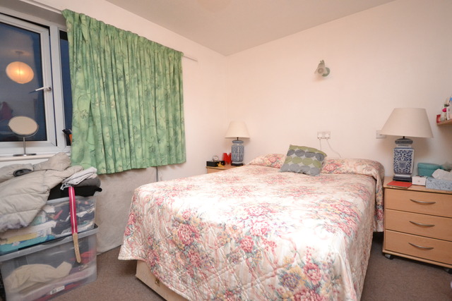  Image of 2 bedroom Property to rent in Macaret Close London N20 at London, N20 9RA