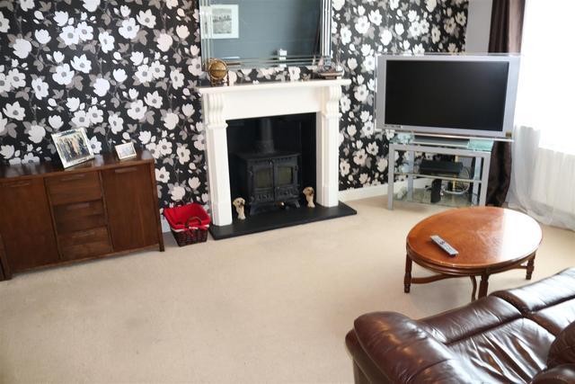  Image of 5 bedroom Detached house for sale in Manor Road Rushden NN10 at Rushden Northamptonshire Rushden, NN10 9EX