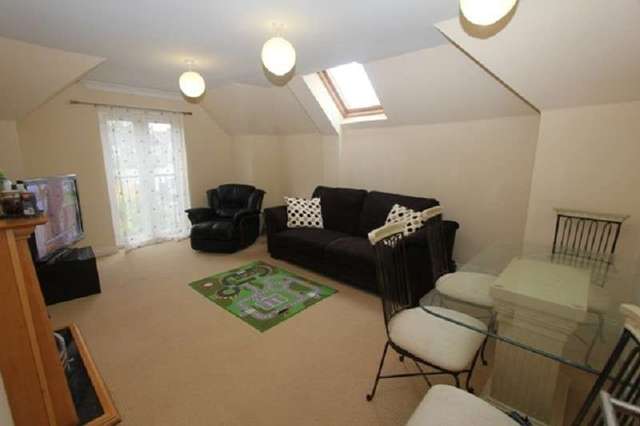  Image of 3 bedroom Flat for sale in Stonegrove Edgware HA8 at Mayfair Court  Edgware, HA8 7UH
