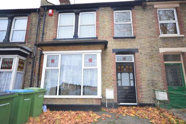  Image of 3 bedroom Detached house to rent in Mcleod Road London SE2 at McLeod Road Abbey Wood London, SE2 0BS