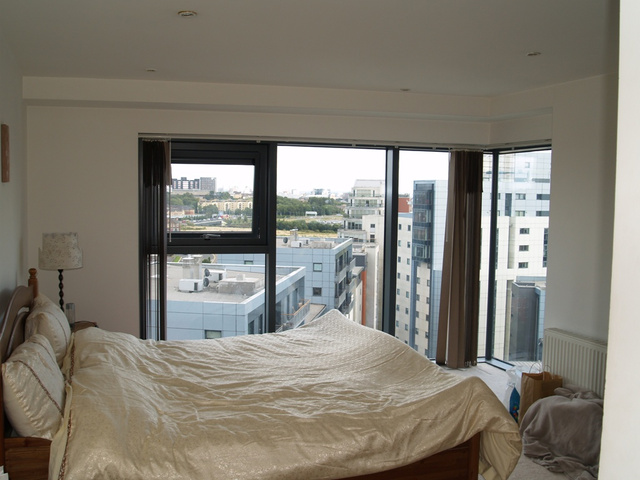  Image of 2 bedroom Flat to rent in Meadowside Quay Square Glasgow G11 at Glasgow Harbour Glasgow Glasgow, G11 6BS
