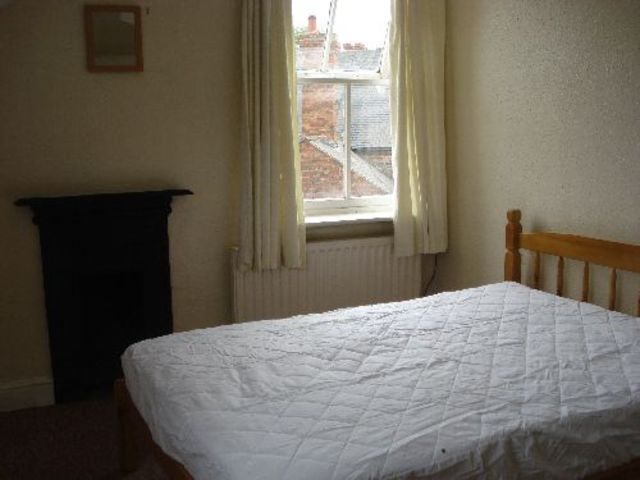 Image of 5 bedroom House Share to rent in Midland Avenue Lenton Nottingham NG7 at Lenton Nottinghamshire Lenton, NG7 2FD