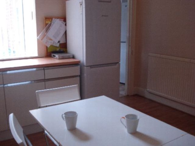  Image of 5 bedroom House Share to rent in Midland Avenue Lenton Nottingham NG7 at Lenton Nottinghamshire Lenton, NG7 2FD