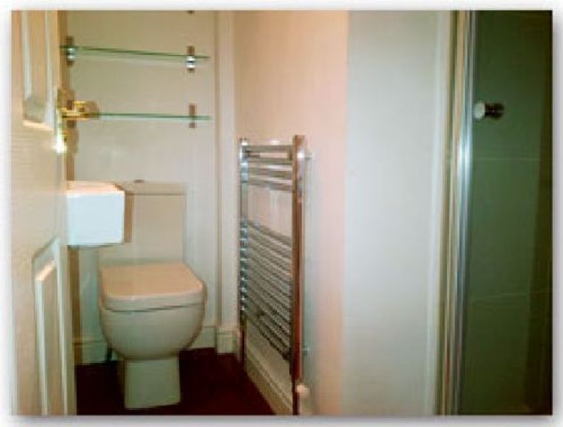  Image of 7 bedroom House Share to rent in Midland Avenue Lenton Nottingham NG7 at Lenton Nottinghamshire Lenton, NG7 2FD