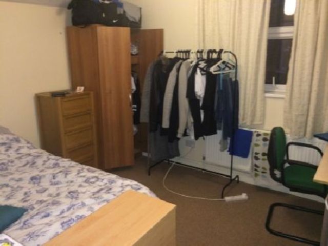  Image of 6 bedroom House Share to rent in Midland Avenue Lenton Nottingham NG7 at Lenton Nottinghamshire Lenton, NG7 2FD