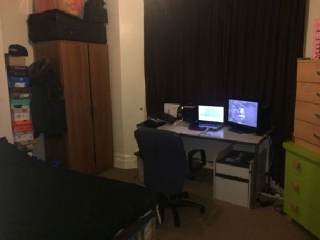  Image of 6 bedroom House Share to rent in Midland Avenue Lenton Nottingham NG7 at Lenton Nottinghamshire Lenton, NG7 2FD