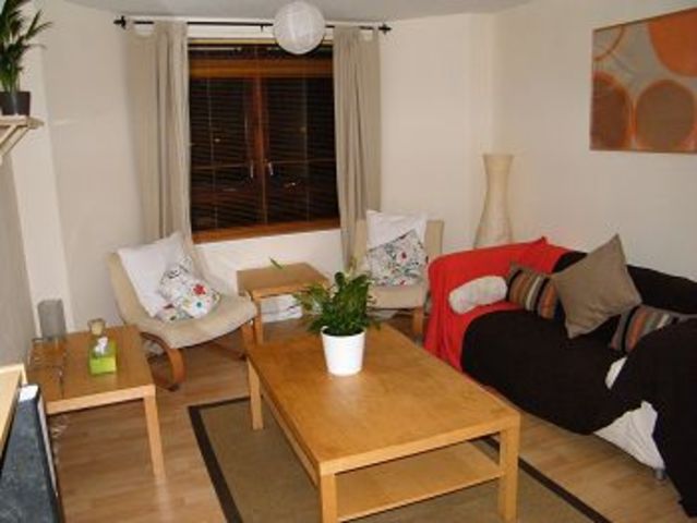  Image of 2 bedroom Flat to rent in Milnpark Gardens Glasgow G41 at Kinning Park Glasgow Glasgow, G41 1DW